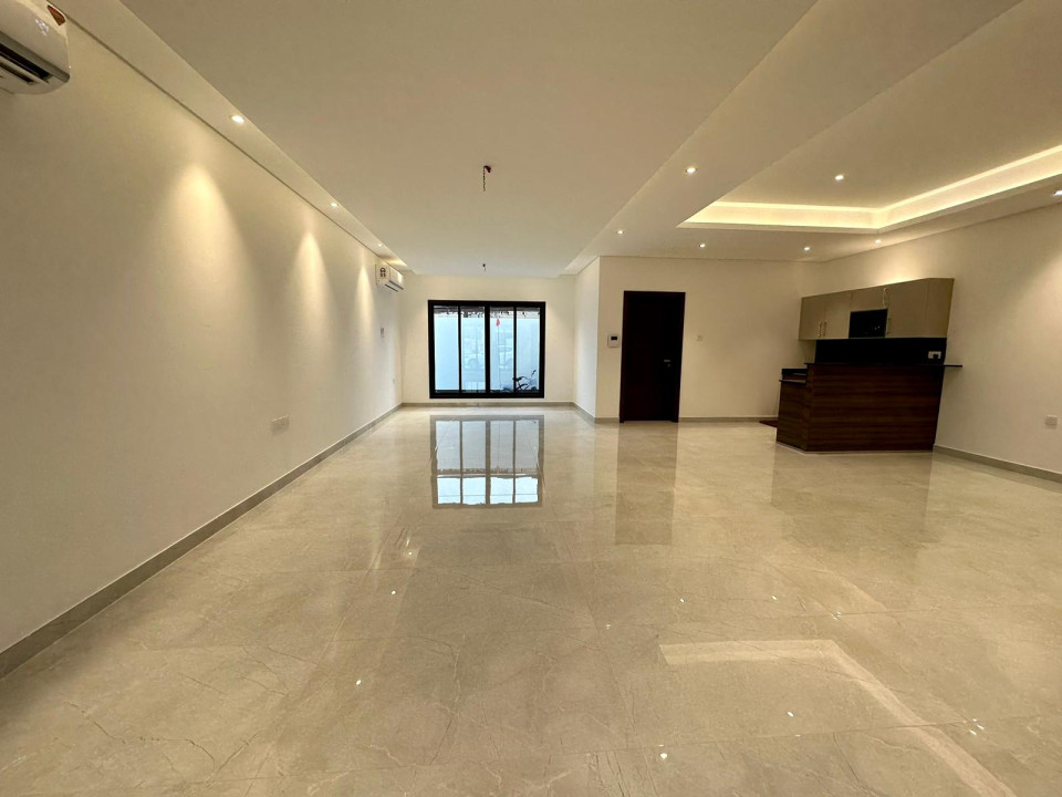 Villa for Rent in Busaiteen Image #9974 2