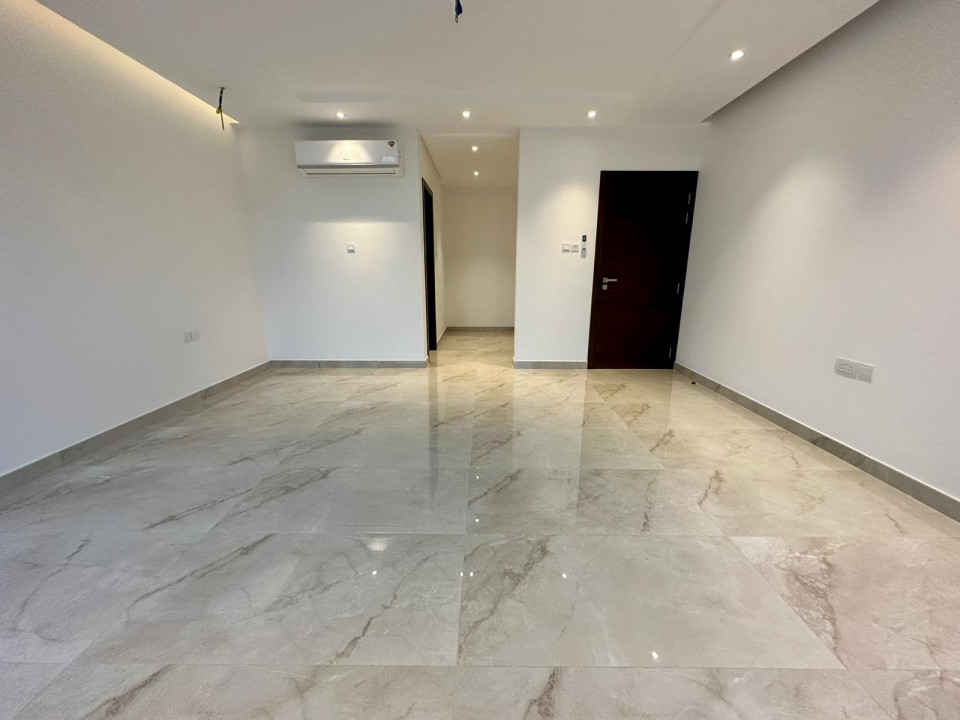Villa for Rent in Busaiteen Image #9974 3