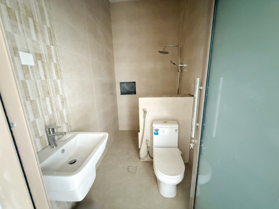 Villa for Sale in Durrat Al Muharraq Image #7249 6