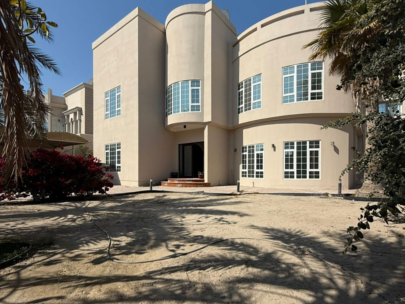 صورة فيلا للبيع في مدينة حمد #3690 1