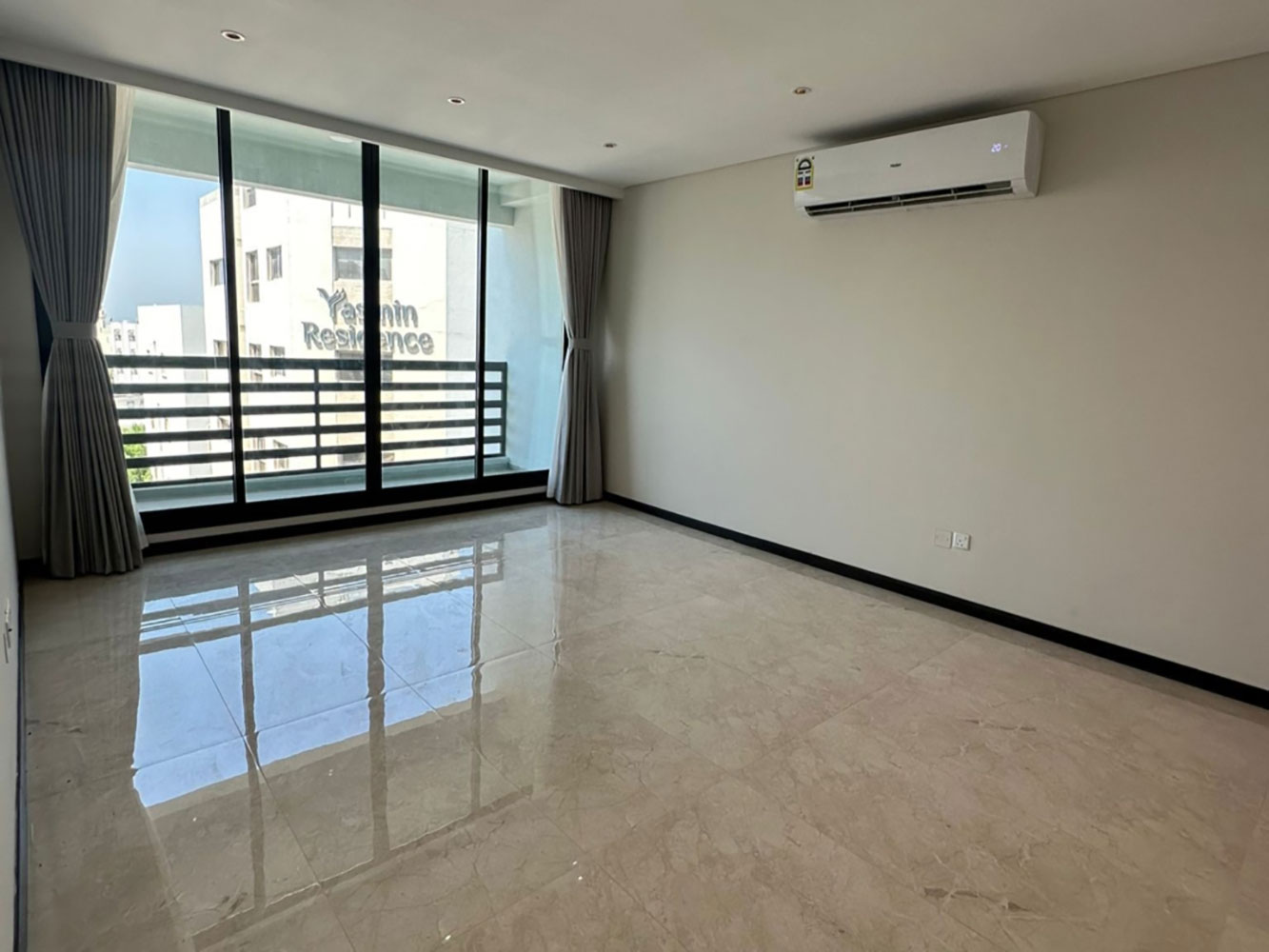 صورة شقة للإيجار في الجنبية #3901 6