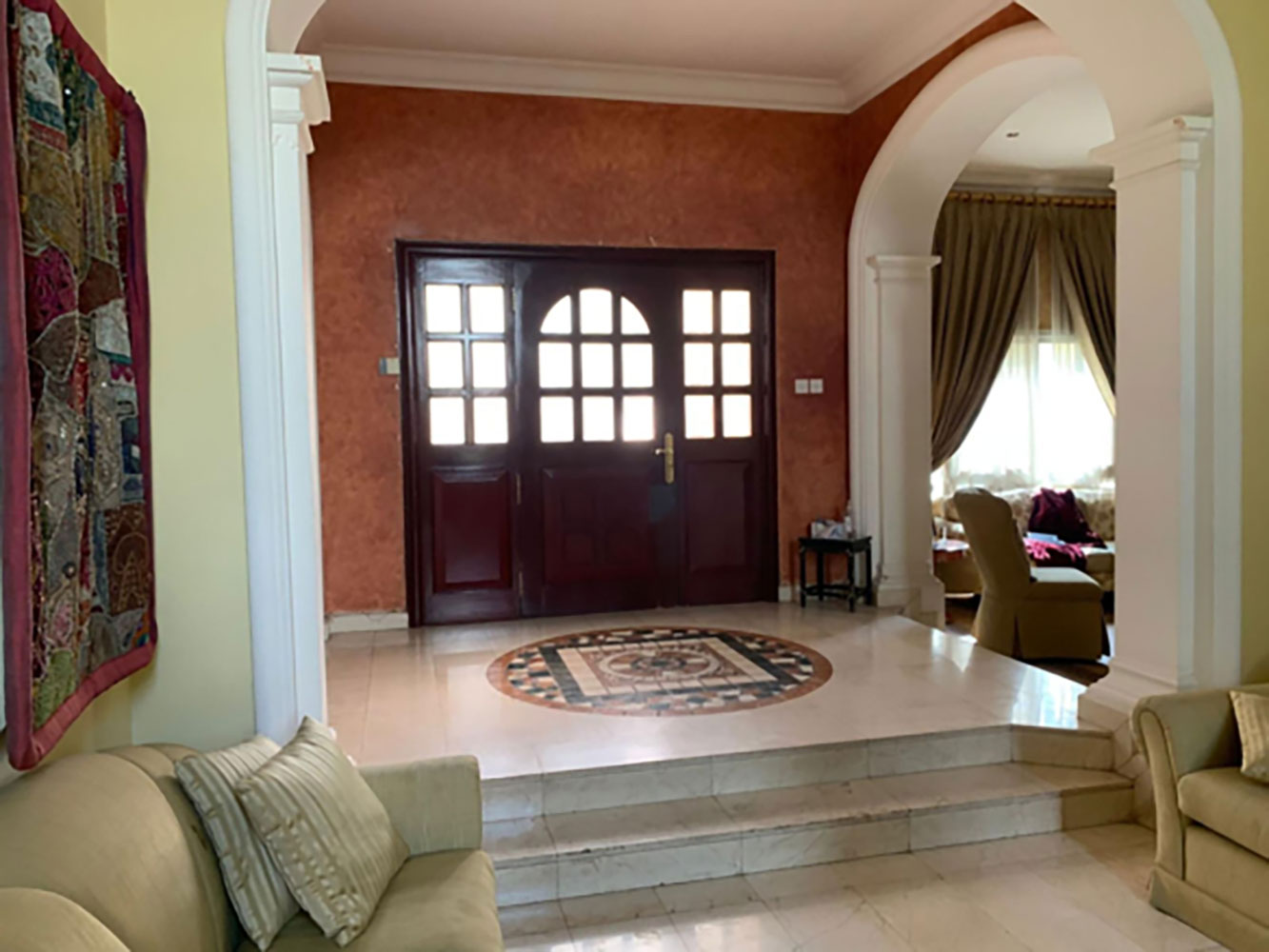 صورة فيلا للبيع في سار #1923 2