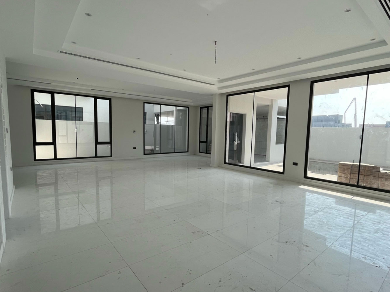 صورة فيلا للبيع في سار #2743 3