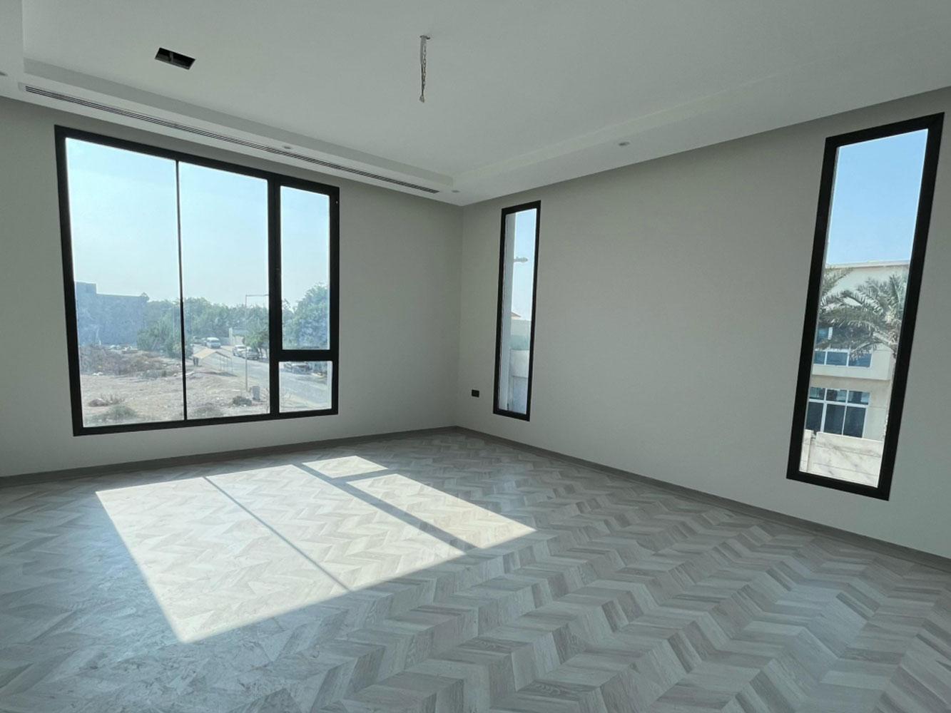 صورة فيلا للبيع في سار #2743 1