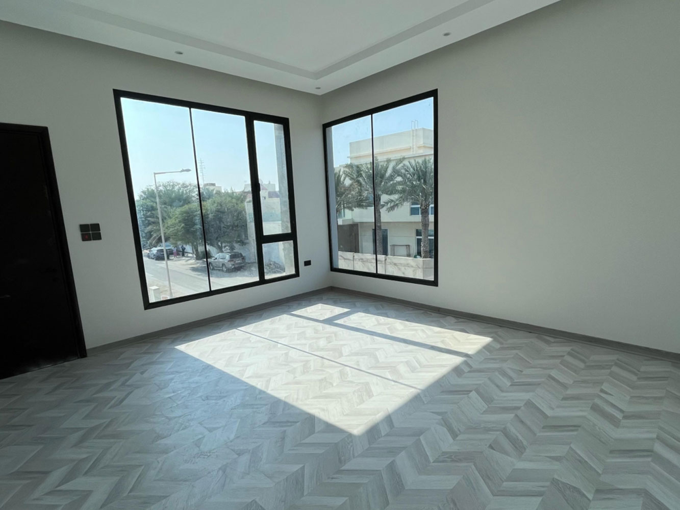 صورة فيلا للبيع في سار #2743 2