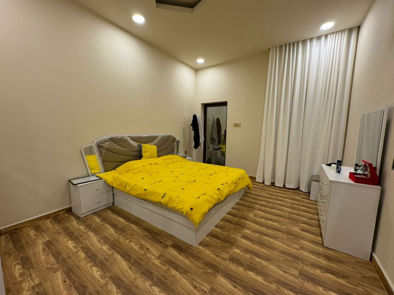 صورة فيلا للبيع في بني جمرة #2841 4