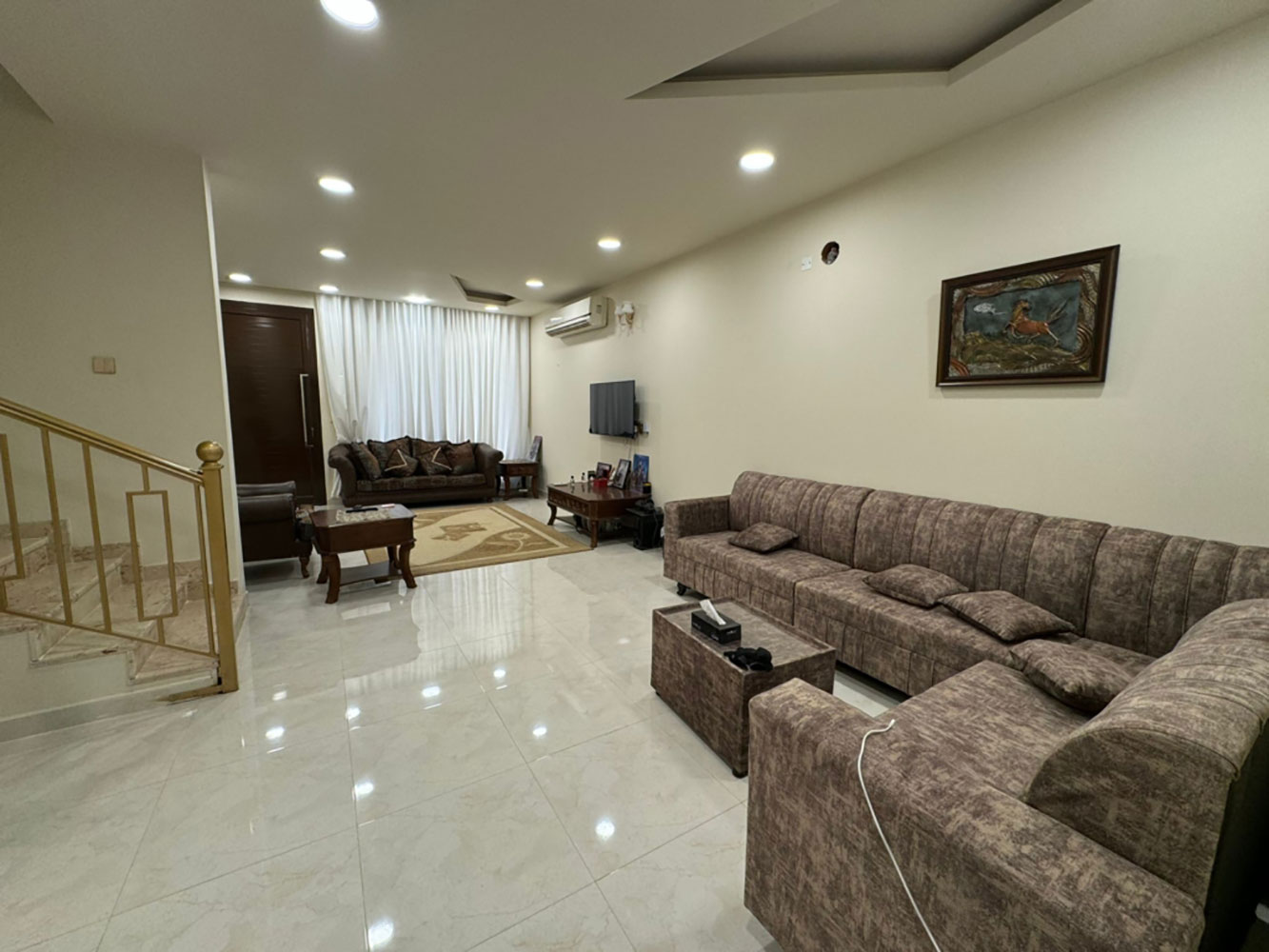 صورة فيلا للبيع في بني جمرة #2841 1