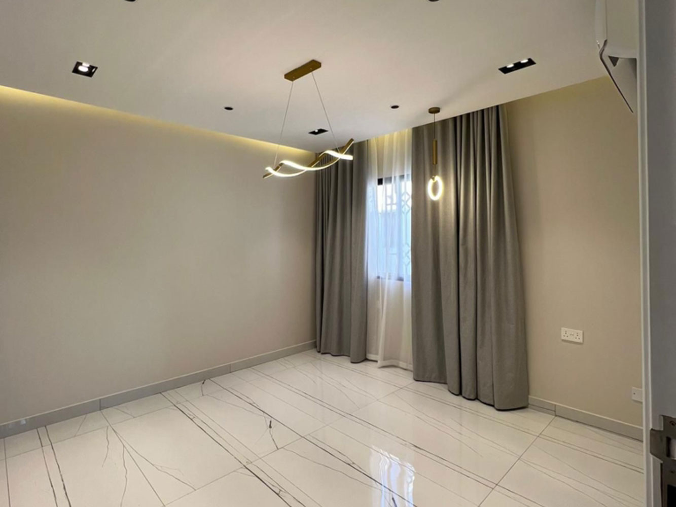 Villa for Sale in Damistan Image #2846 9