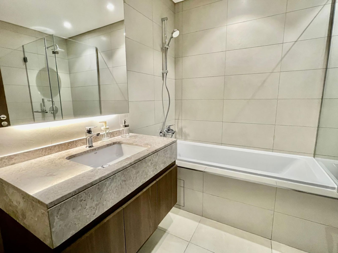 صورة شقة للإيجار في جزر امواج #2889 9