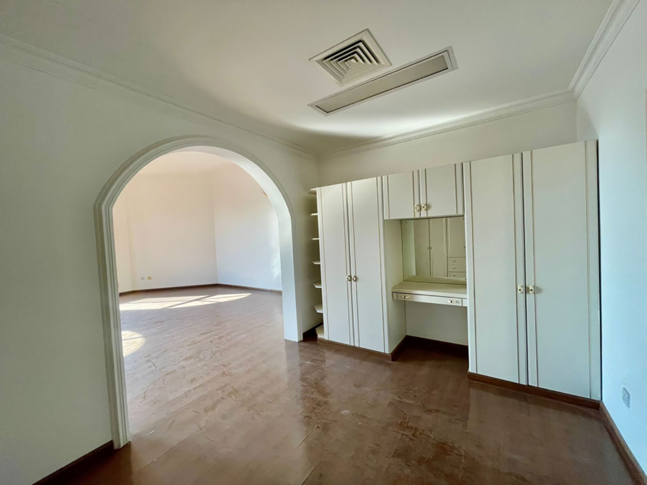 صورة فيلا للإيجار في سار #2954 6