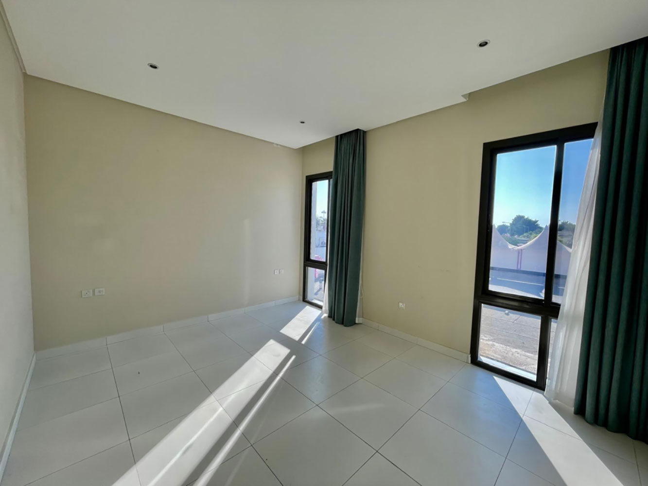 صورة فيلا للإيجار في سار #2956 3