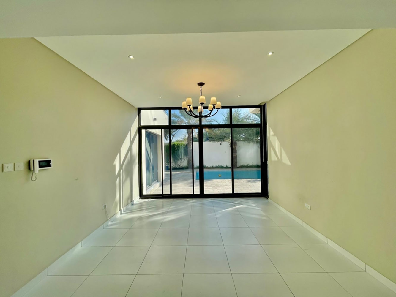 صورة فيلا للإيجار في سار #2956 0 