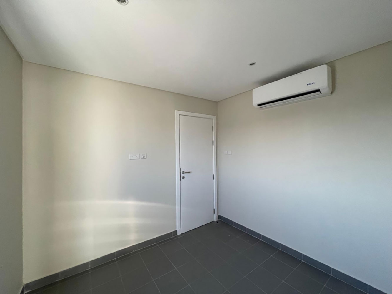 صورة فيلا للإيجار في سار #2956 2