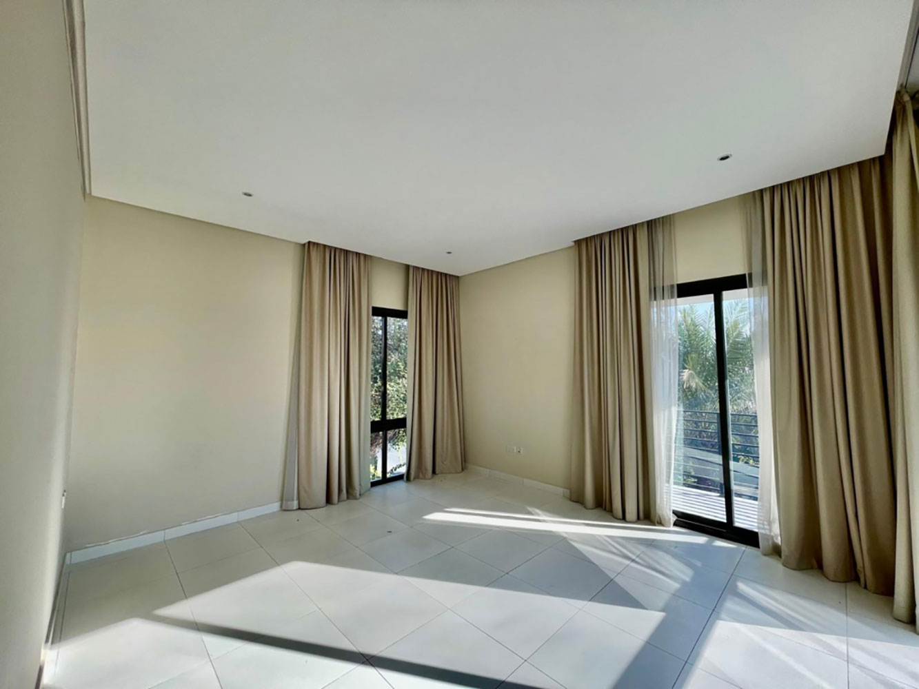 صورة فيلا للإيجار في سار #2956 6