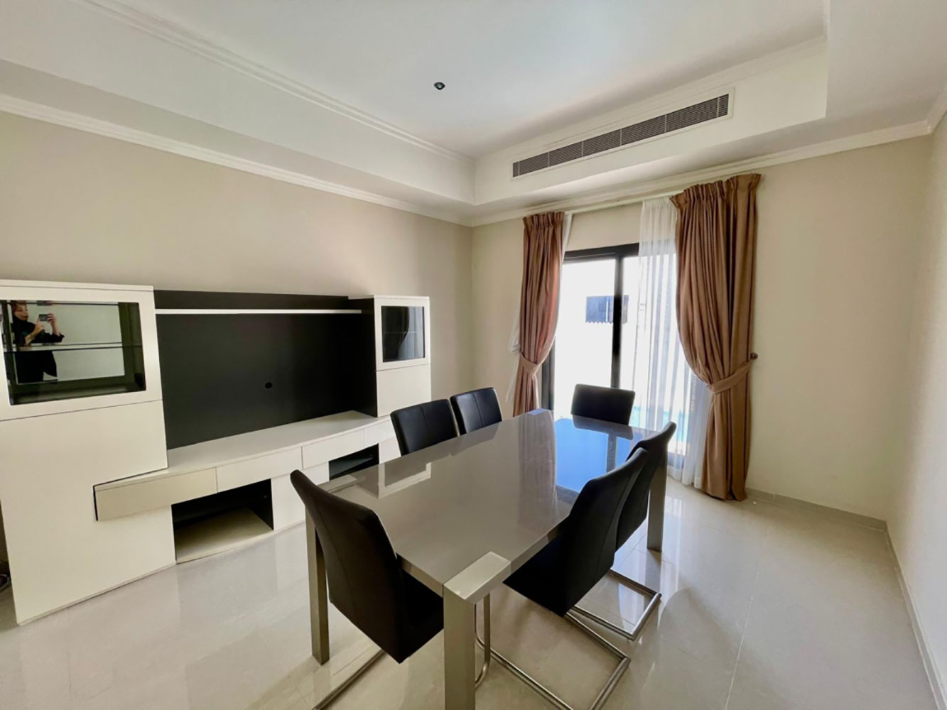 صورة فيلا للإيجار في سار #2957 4