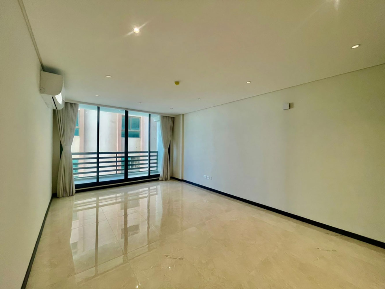 صورة شقة للإيجار في الجنبية #2974 3