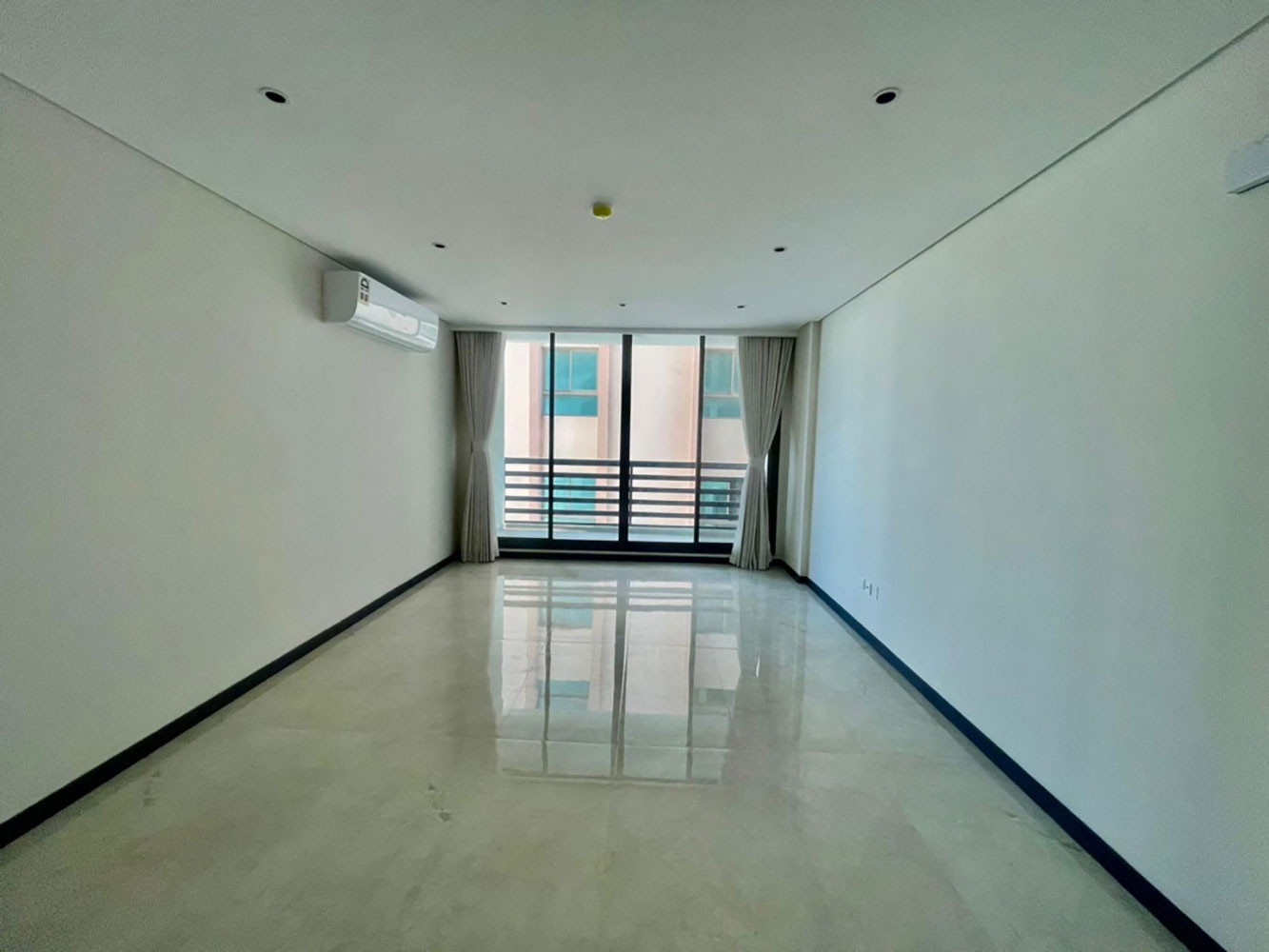 صورة شقة للإيجار في الجنبية #2974 2