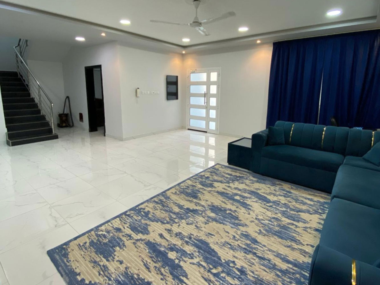 صورة فيلا للبيع في باربار #3896 1