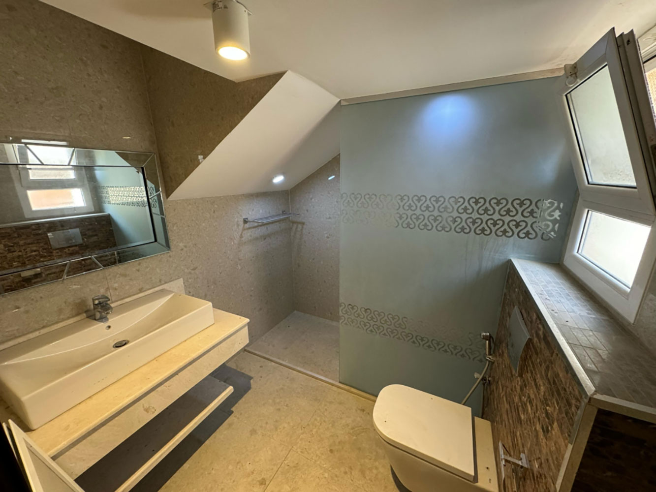 صورة فيلا للإيجار في توبلي #4055 1