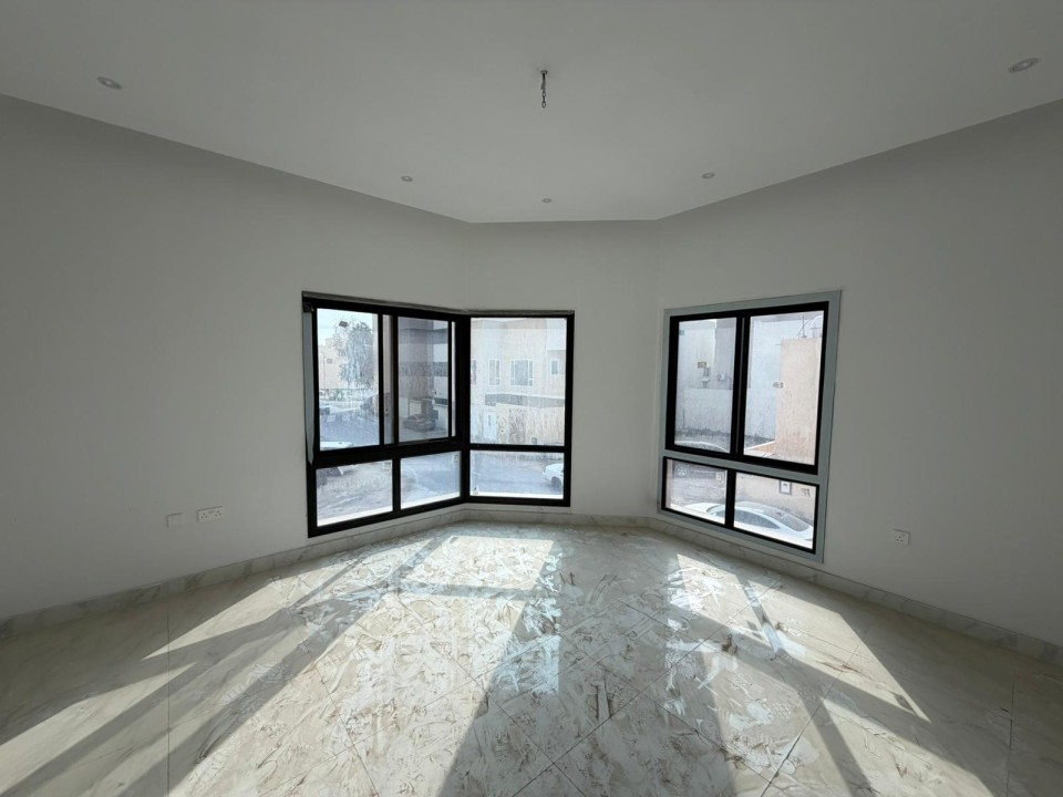 صورة فيلا للبيع في المالكية #8781 1