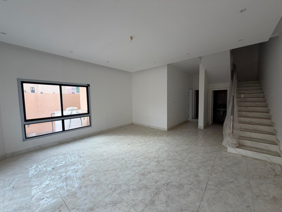 صورة فيلا للبيع في المالكية #8781 2