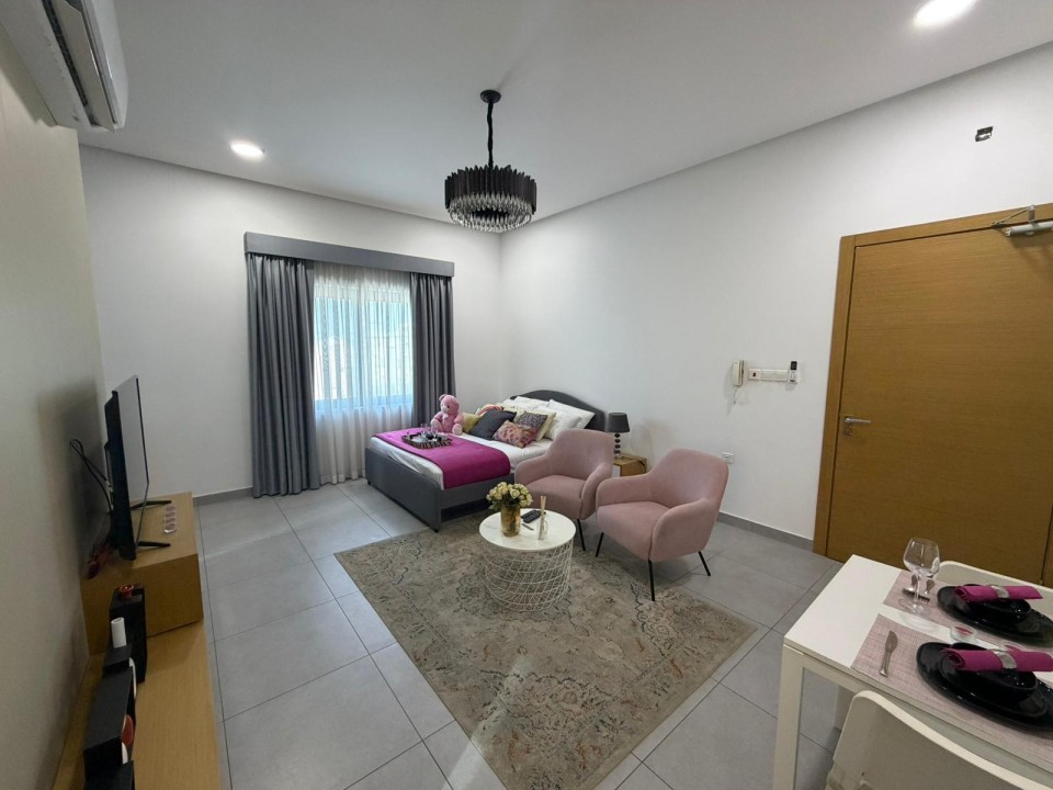 صورة شقة استوديو للإيجار في الجنبية #9152 1