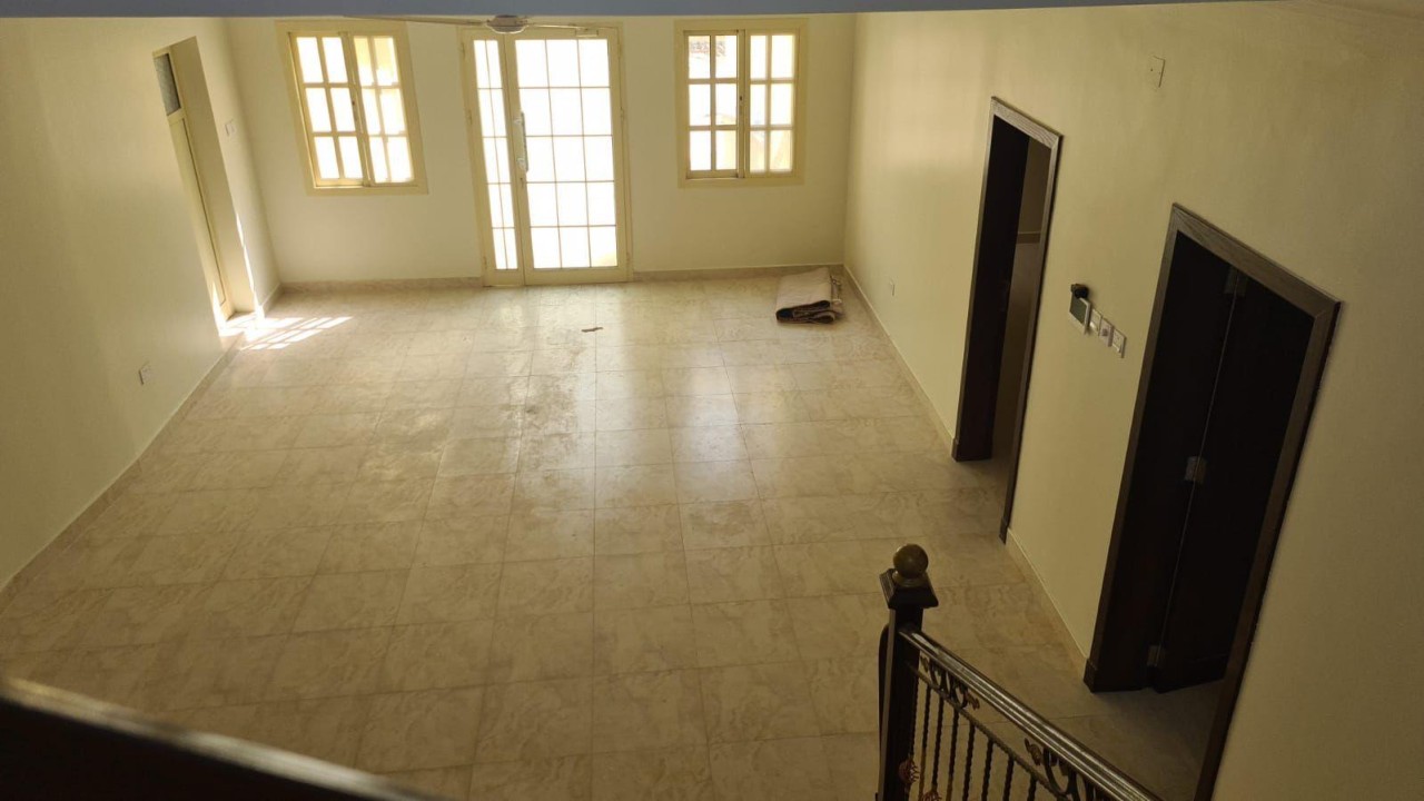 صورة فيلا للبيع في جدحفص #7560 1