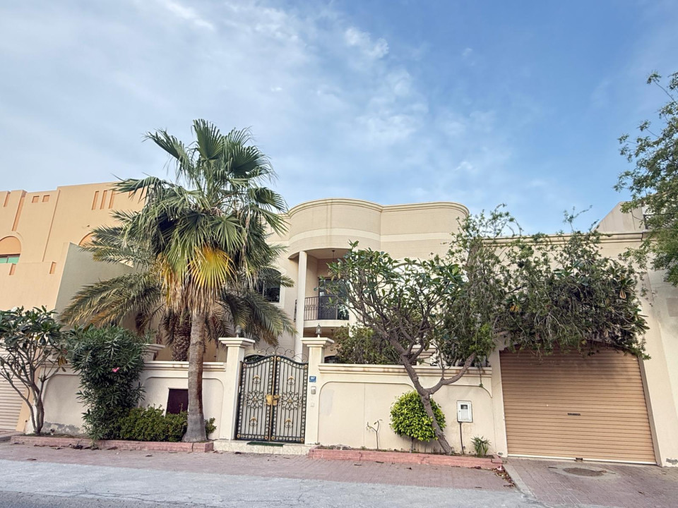 صورة فيلا للبيع في الجنبية #10095 8