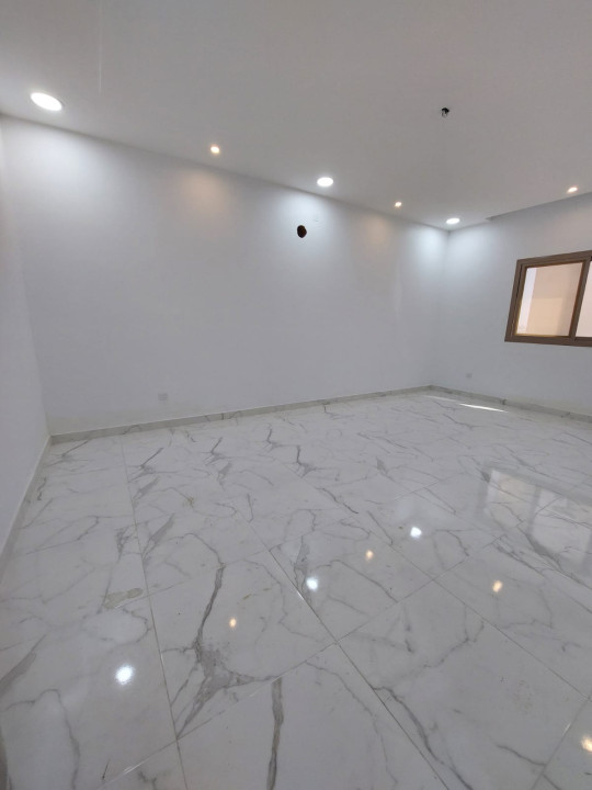 Villa for Sale in Durrat Al Muharraq Image #10467 8