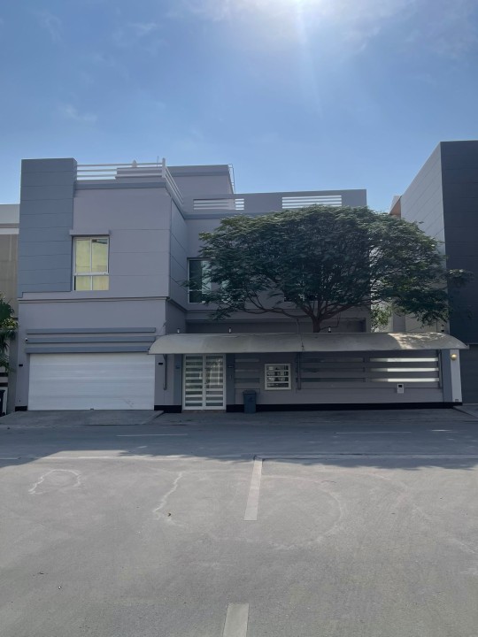 صورة فيلا للبيع في سار #8389 0 