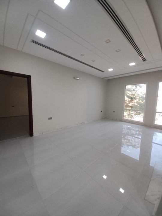 صورة فيلا للبيع في سار #8389 5