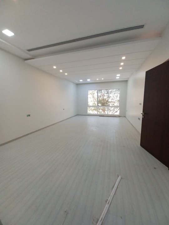 صورة فيلا للبيع في سار #8389 7