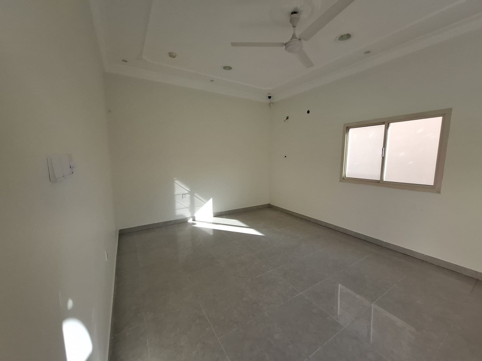 صورة فيلا للإيجار في جبلة حبشي #8543 1