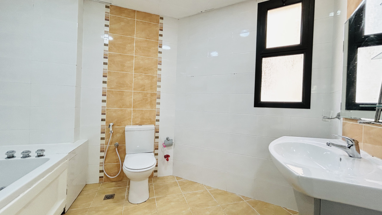 Apartment for Rent in Juffair Image #10389 5