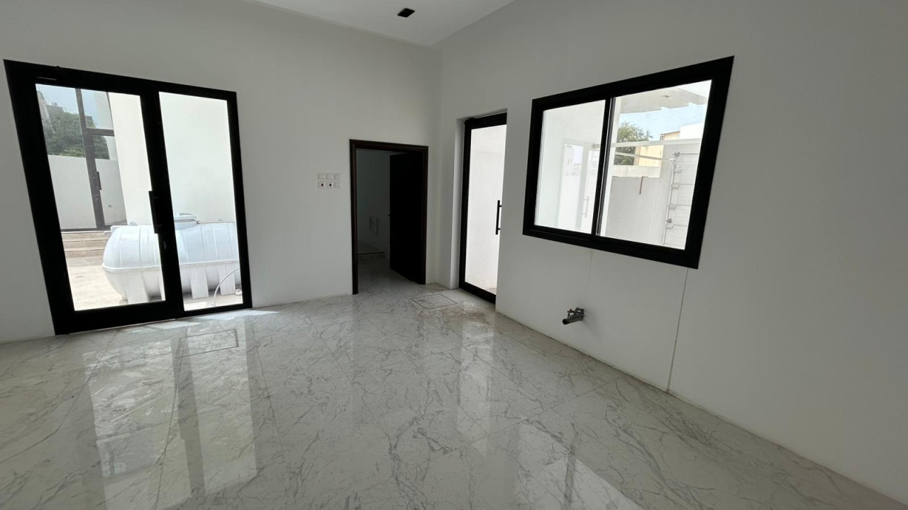 صورة فيلا للبيع في مقابة #9881 1