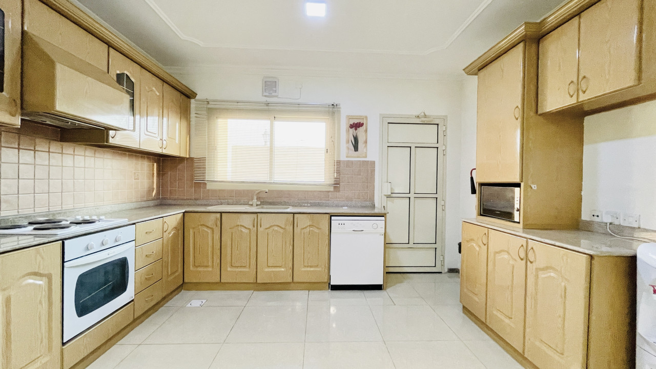Villa for Rent in Juffair Image #9992 3