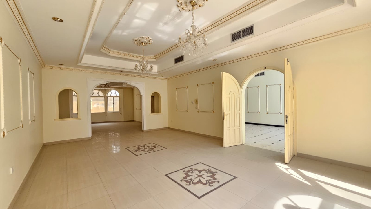 صورة فيلا للبيع في الزنج #10025 1