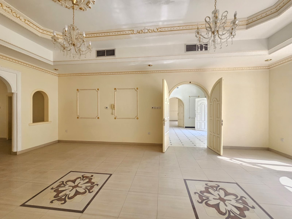 صورة فيلا للبيع في الزنج #10025 3