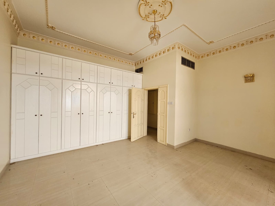 صورة فيلا للبيع في الزنج #10025 6