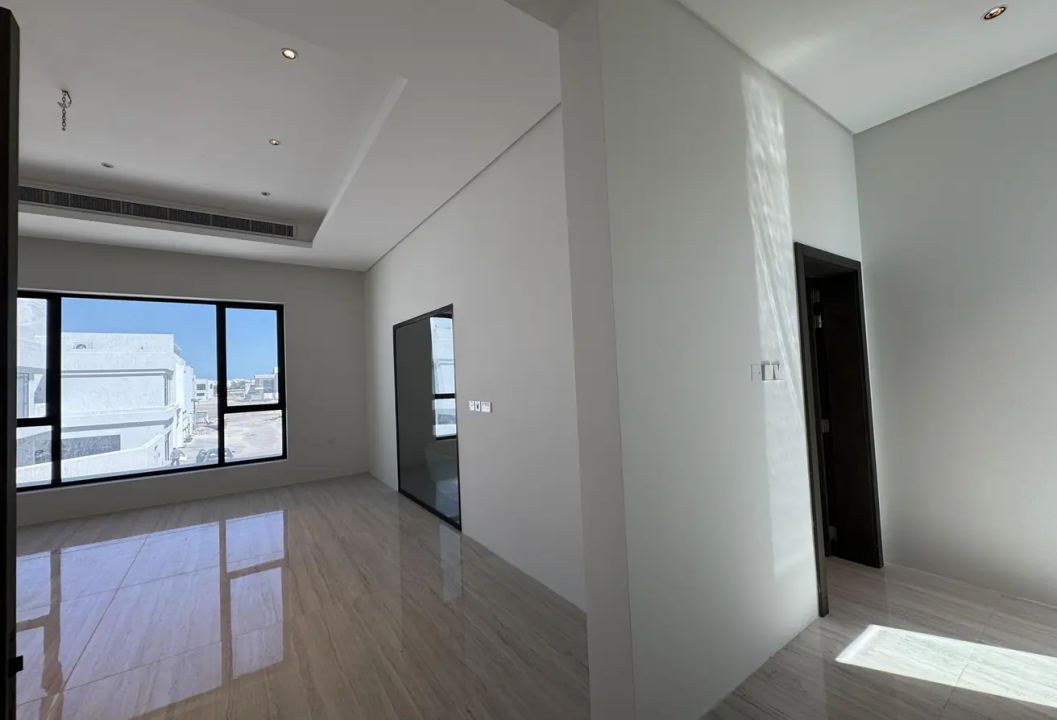 صورة فيلا للبيع في سار #8464 3