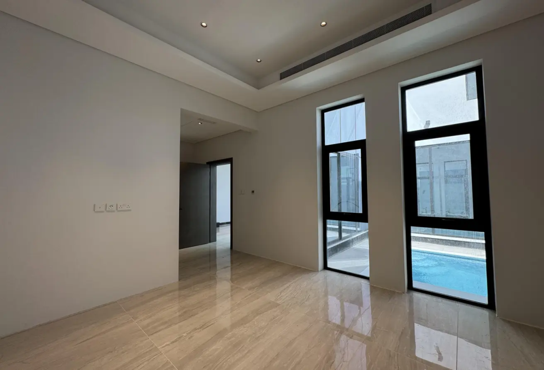 صورة فيلا للبيع في سار #8464 4