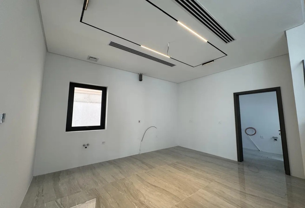 صورة فيلا للبيع في سار #8464 8