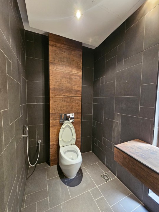 صورة فيلا للبيع في سار #8466 2