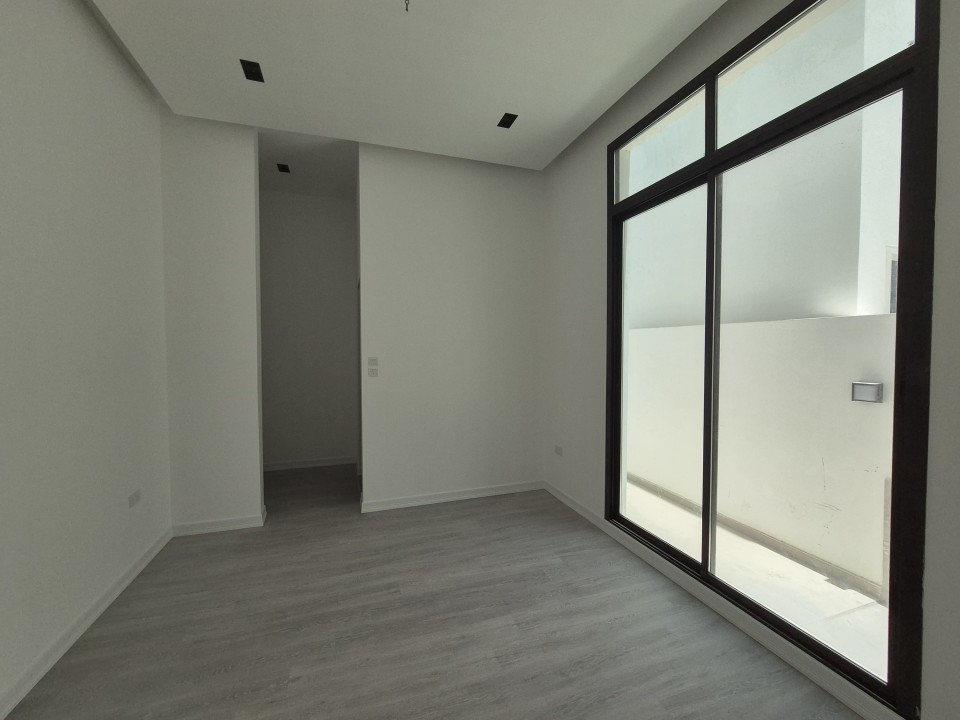 صورة فيلا للبيع في سار #8601 2