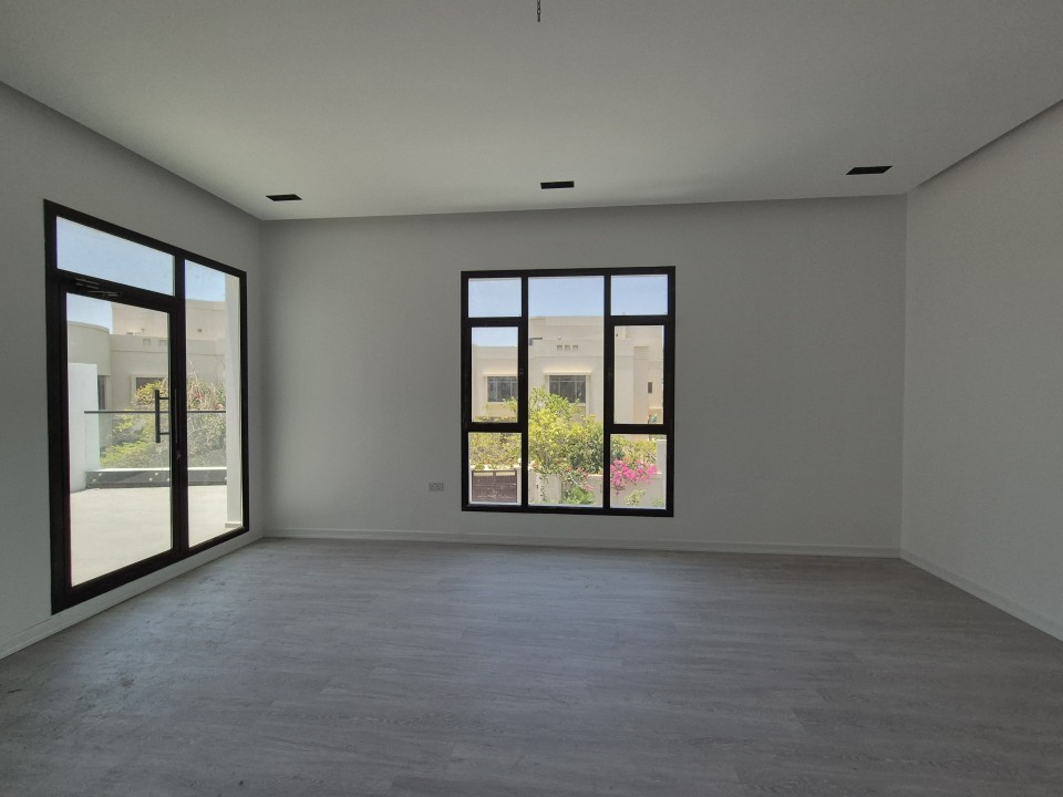 صورة فيلا للبيع في سار #8601 6