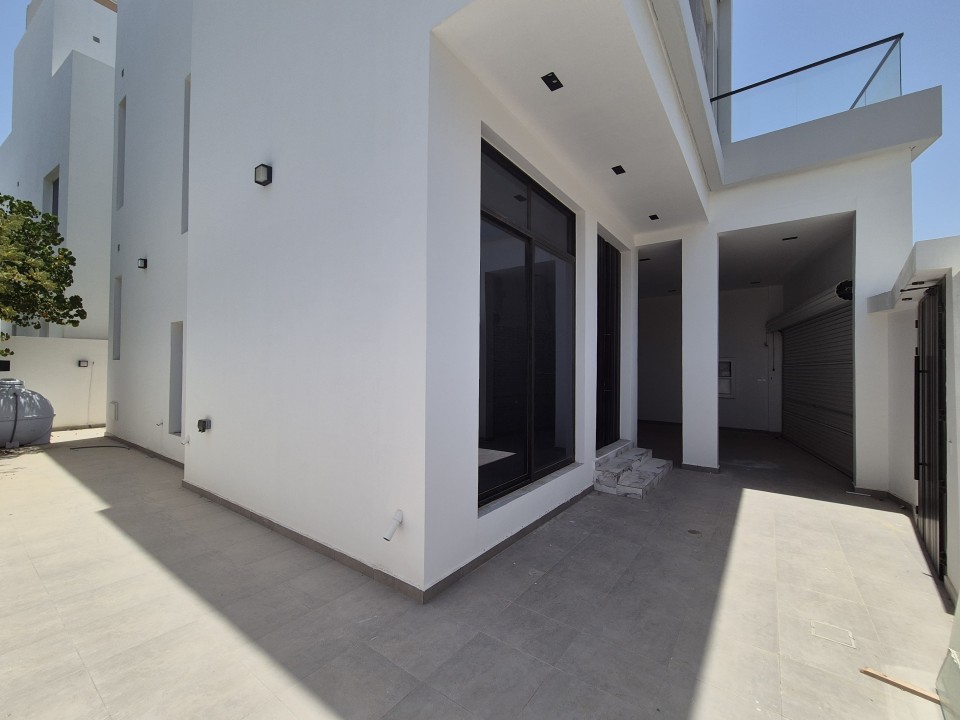 صورة فيلا للبيع في سار #8601 7