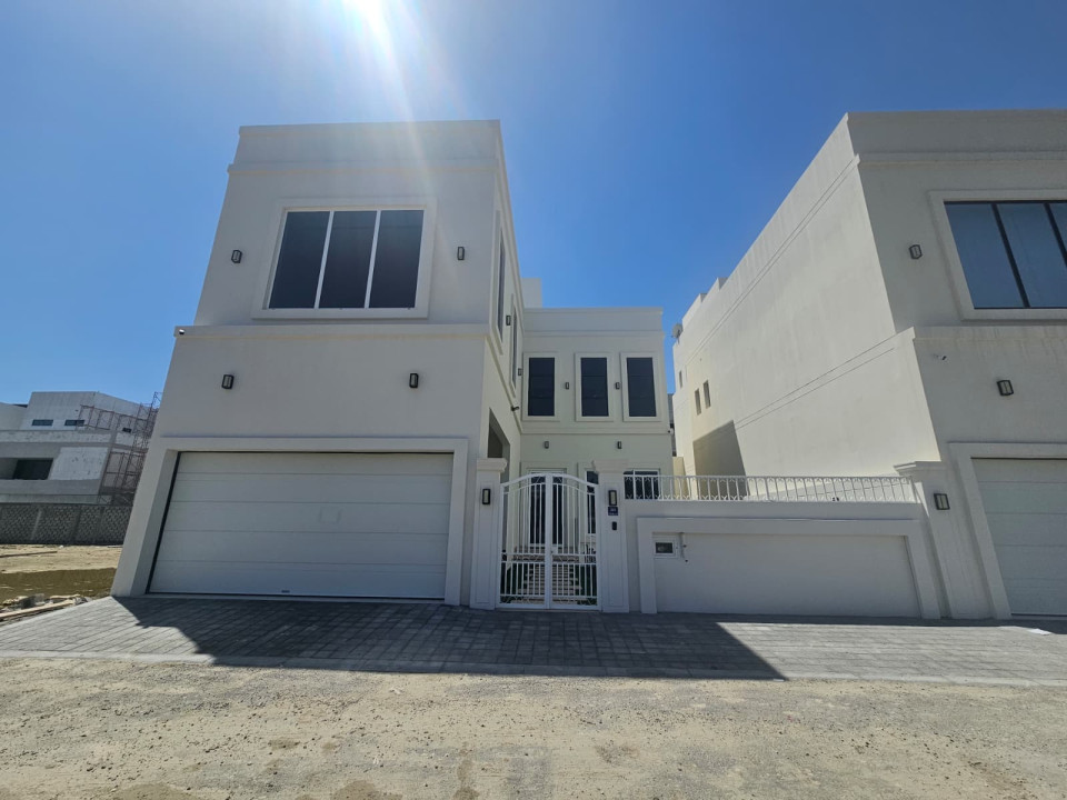 صورة فيلا للبيع في الجنبية #9741 0