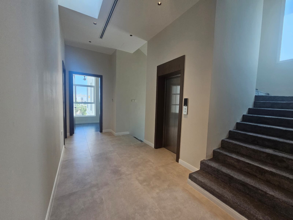 صورة فيلا للبيع في الجنبية #9741 3