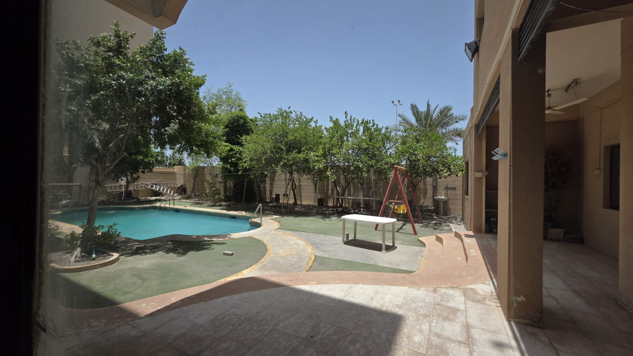 Villa for Sale in Arad Image #10606 2