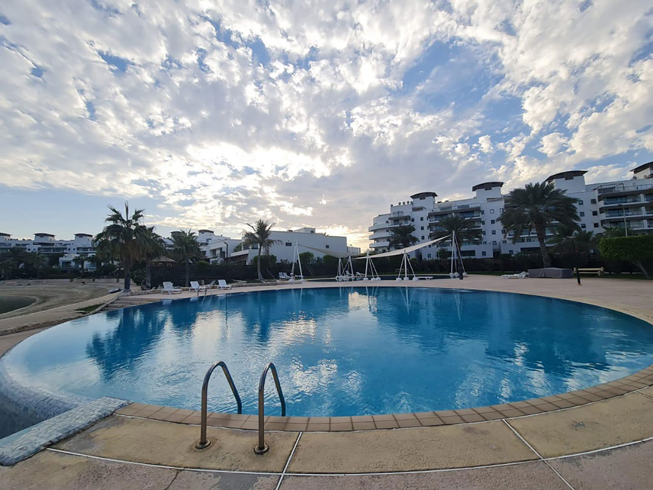 صورة شقة للبيع في جزر امواج #3075 1